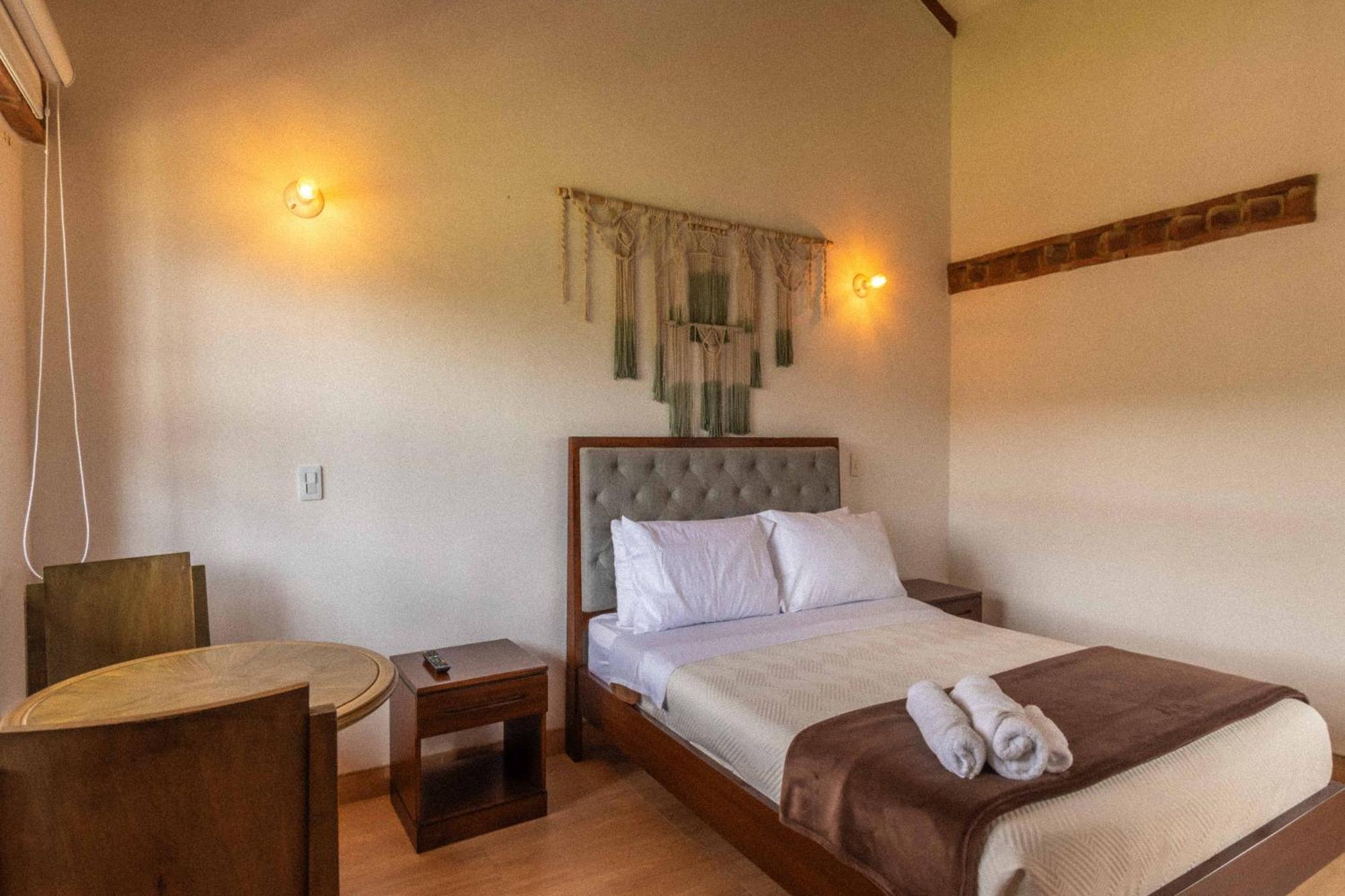 Artemisa Hotel Santa Sofia  Phòng bức ảnh